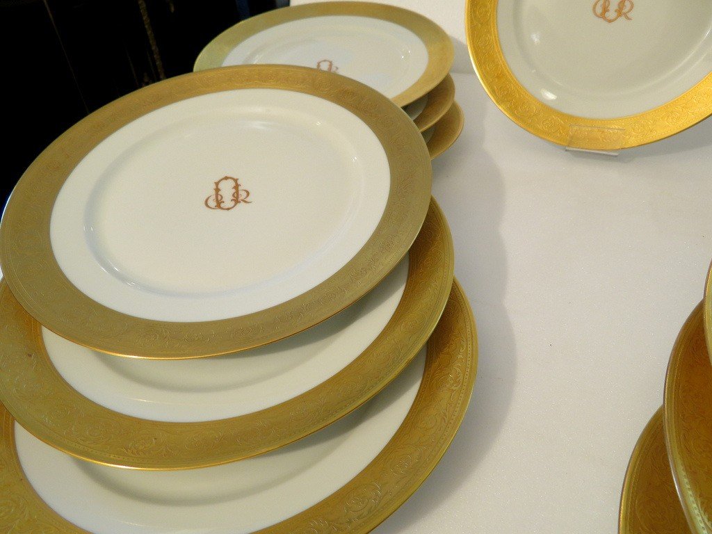 Haviland Dinner Set  12 Plates And 2 Dishes In Limoges Porcelain Thistle Gold Monogrammed Cor-photo-2