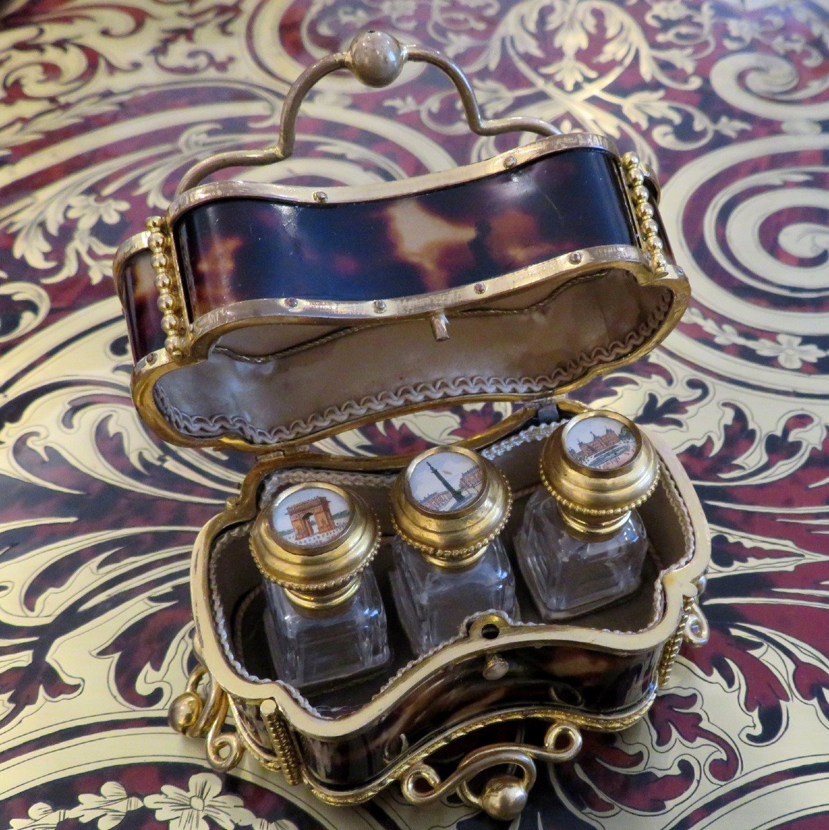 Fragancy Box In Brown Boulle Tortoiseshell Marquetry From The Napoleon III Period