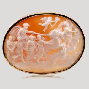 Large Aurora And Apollo Shell Cameo Brooch, 19th Century