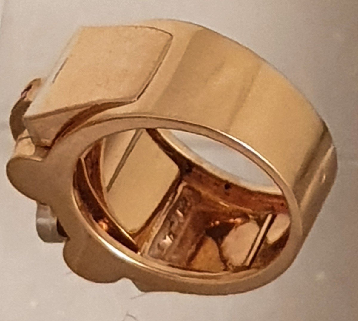 BAGUE CEINTURE OR JAUNE et BLANC - DIAMANTS - RUBIS CALIBRÉS STYLE 1940/1948-photo-3