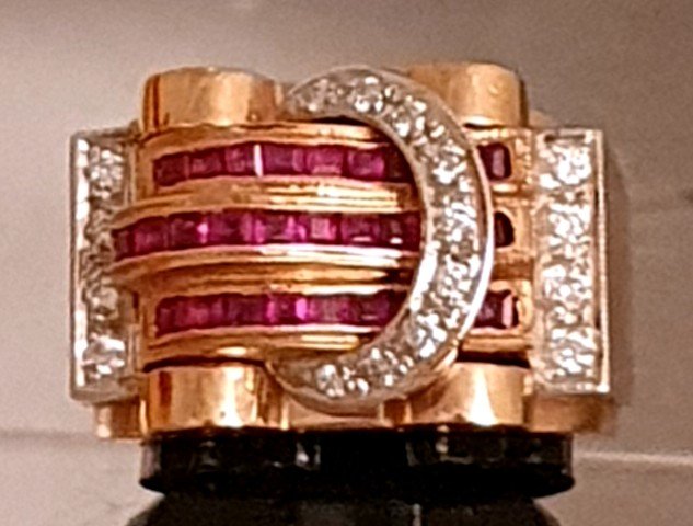 BAGUE CEINTURE OR JAUNE et BLANC - DIAMANTS - RUBIS CALIBRÉS STYLE 1940/1948