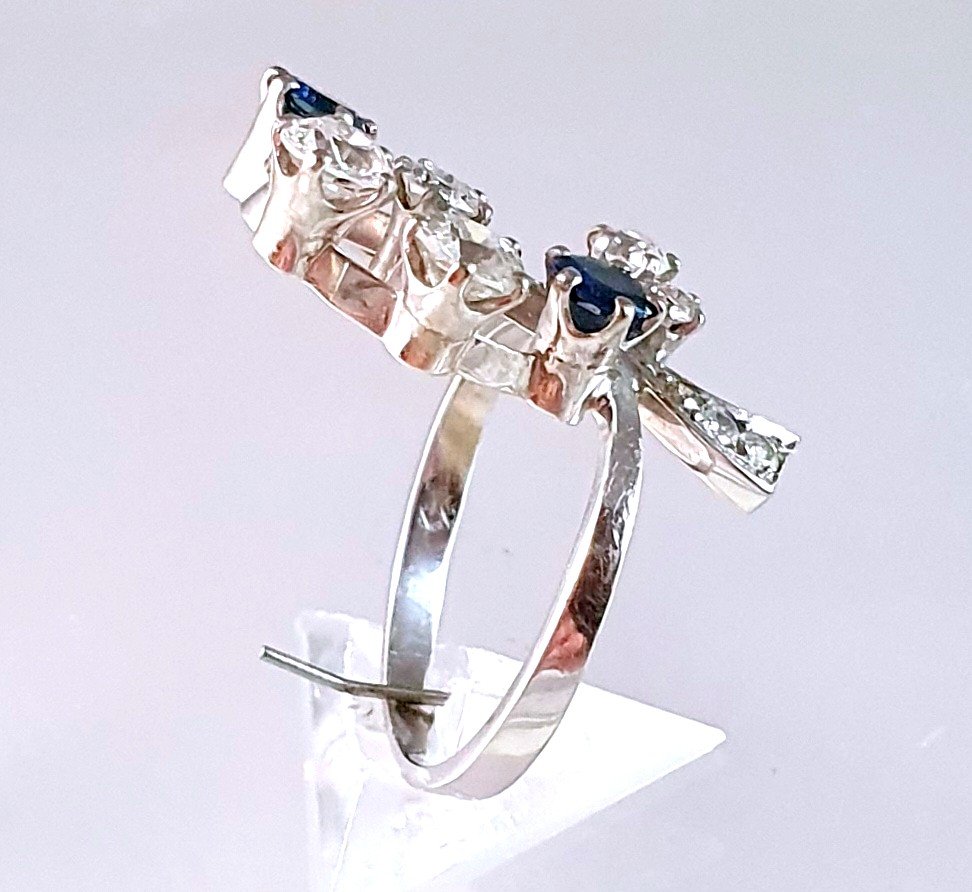 750°/°° White Gold Ring Set With Fine Sapphires And Brilliant Diamonds - 1970s Period-photo-3