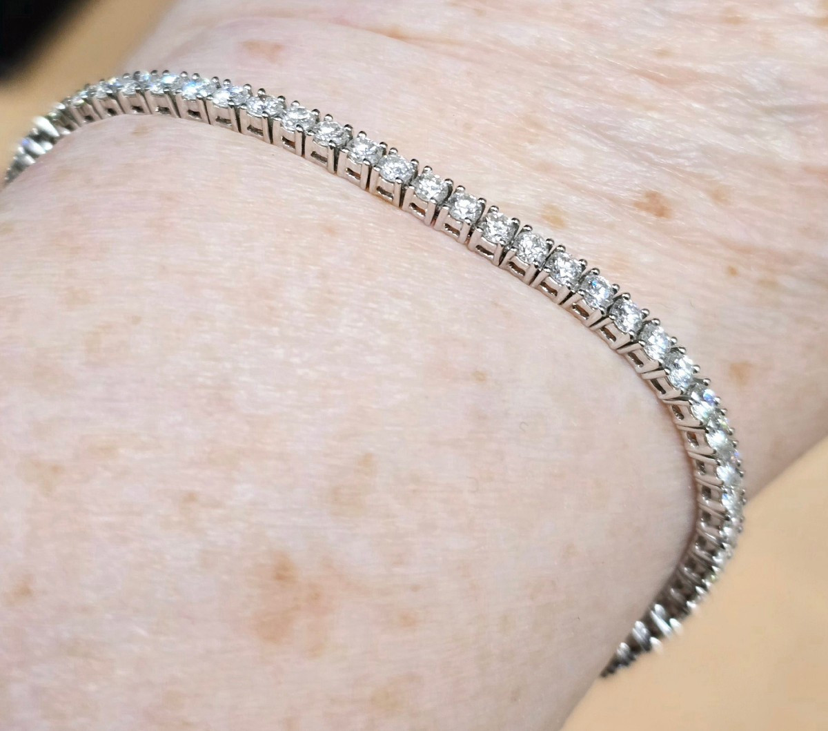 BRACELET LIGNE "TENNIS" OR BLANC  et  4 carats de DIAMANTS BRILLANTES-photo-1