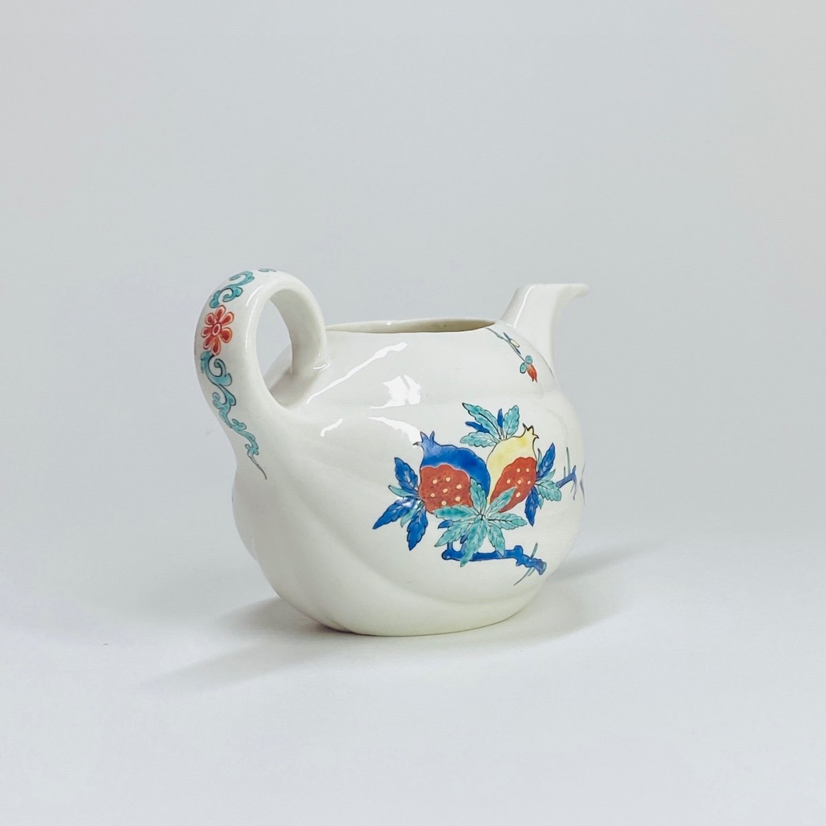 Chantilly - Soft Porcelain Teapot With Kakiemon Decoration - Circa 1740-photo-2