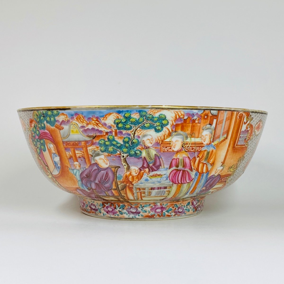 China - India Company Porcelain Punch Bowl - Qianlong Period 1736-1795-photo-1