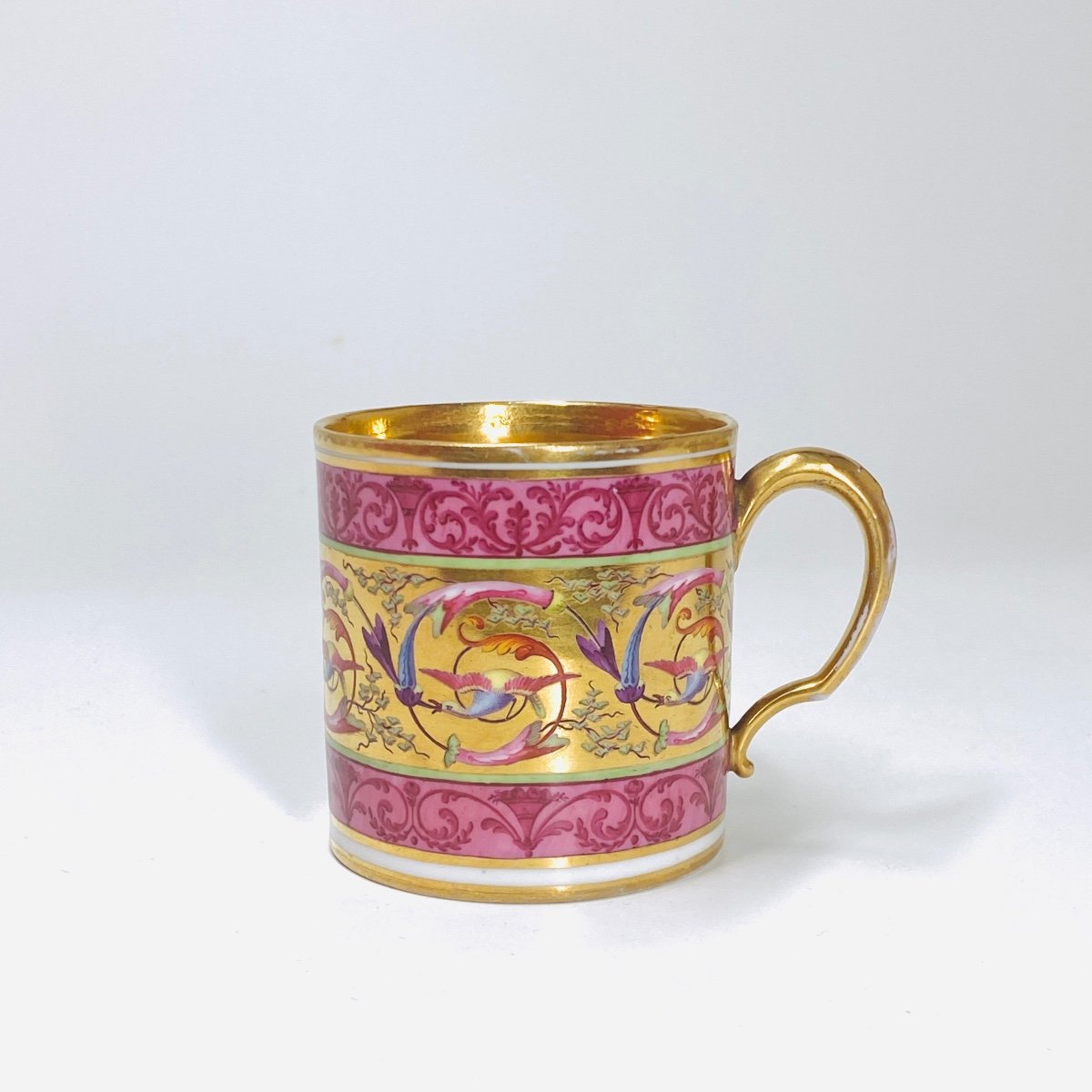 Paris Porcelain Cup Decorated With Birds On A Gilding Background - 19th Century-photo-2