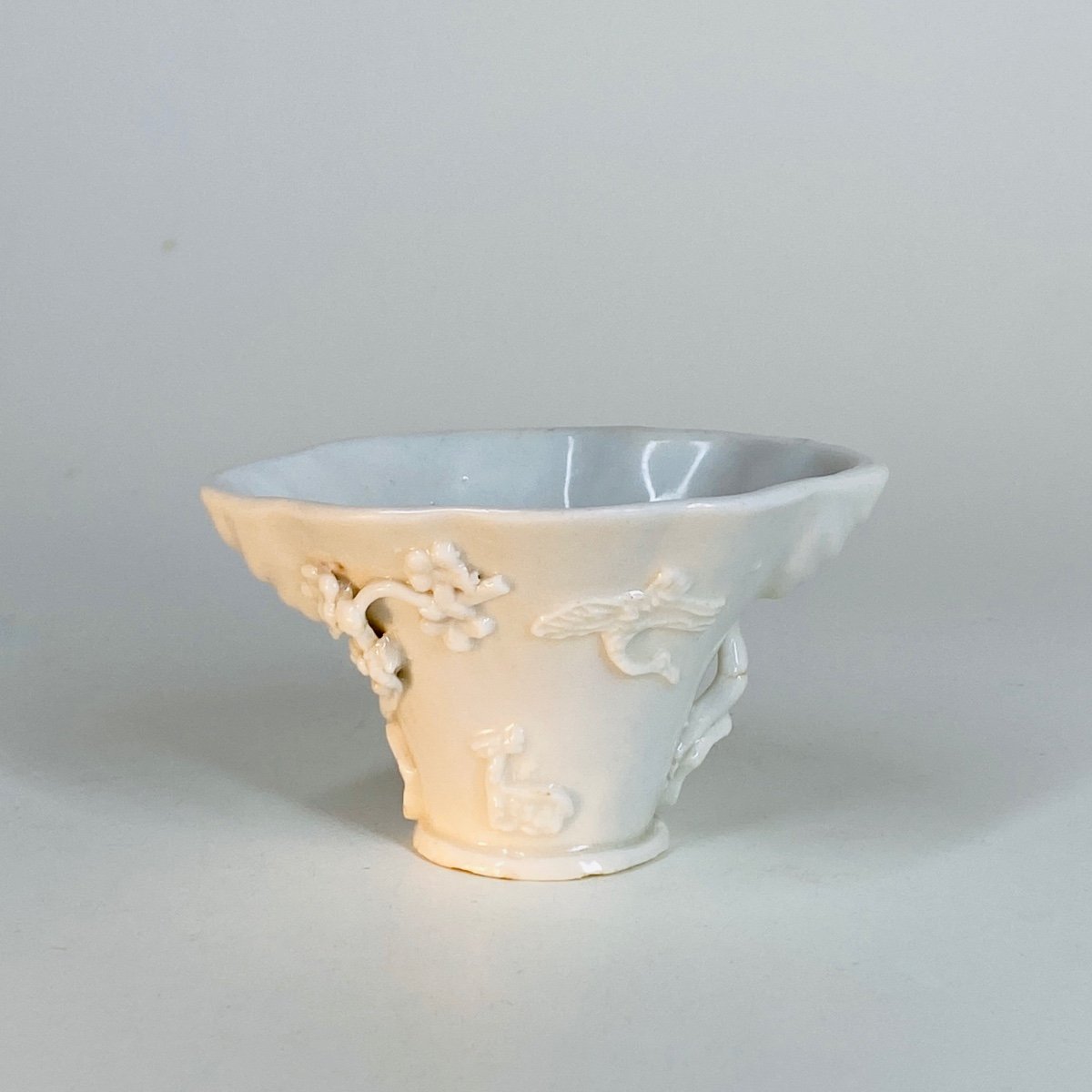 Libatory Cup In "blanc De Chine" Porcelain - Kangxi Period (1662-1722)-photo-3