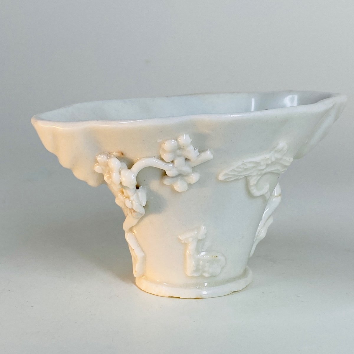 Libatory Cup In "blanc De Chine" Porcelain - Kangxi Period (1662-1722)-photo-2