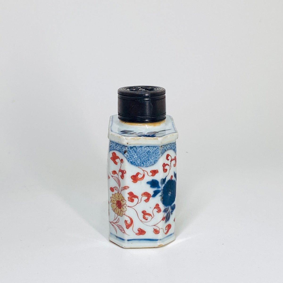 China - Imari Decorated Tea Bottle - Kangxi Period (1662-1722)-photo-2