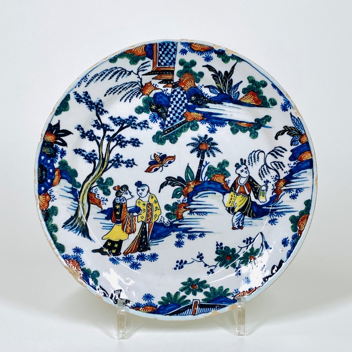 Rouen Earthenware Plate Called "aux Chinois à La Robe Noire" - Eighteenth Century 