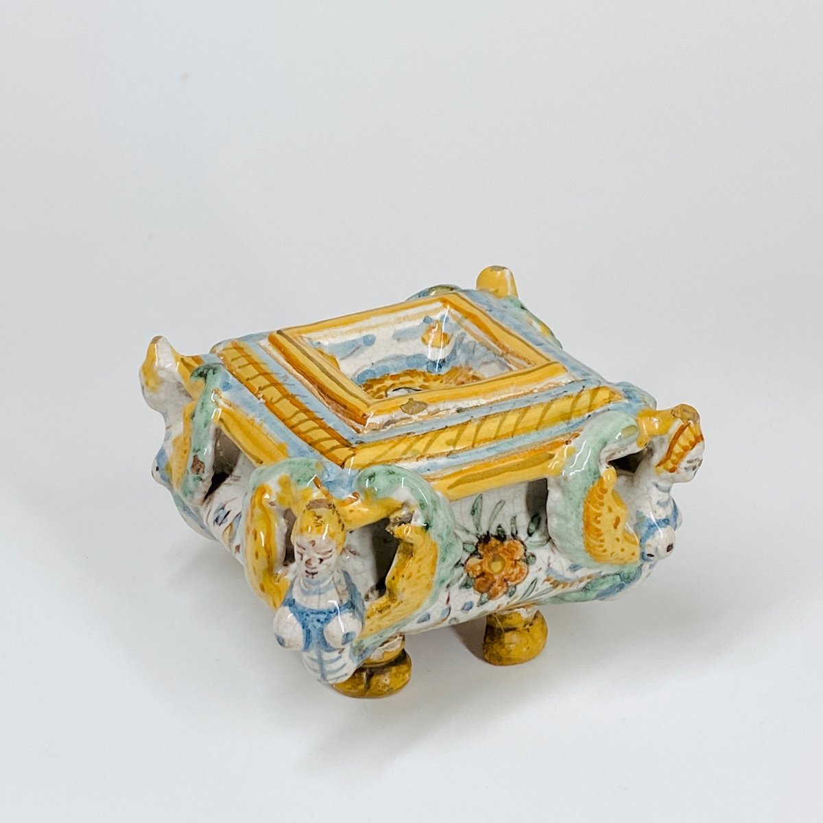 Large Table Salt Cellar In Deruta Majolica - 17th Century-photo-1