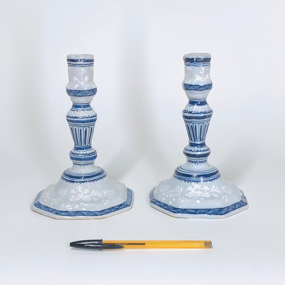 Pair Of Earthenware Candlesticks From Saint-amand-les-eaux - Eighteenth Century-photo-1