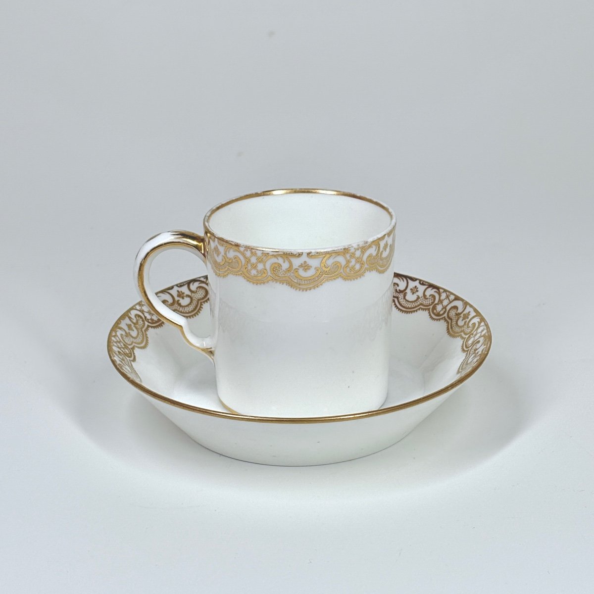 Grande tasse à chocolat en porcelaine tendre de Sèvres - XVIIIe siècle-photo-3