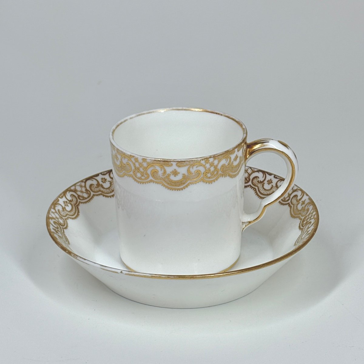 Large Chocolate Cup In Soft Porcelain From Sèvres - Eighteenth Century