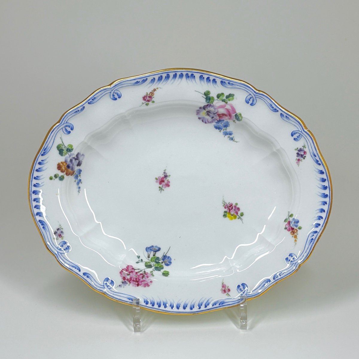 Paire de plats en porcelaine dans le style de Sèvres - XIXe siècle-photo-2