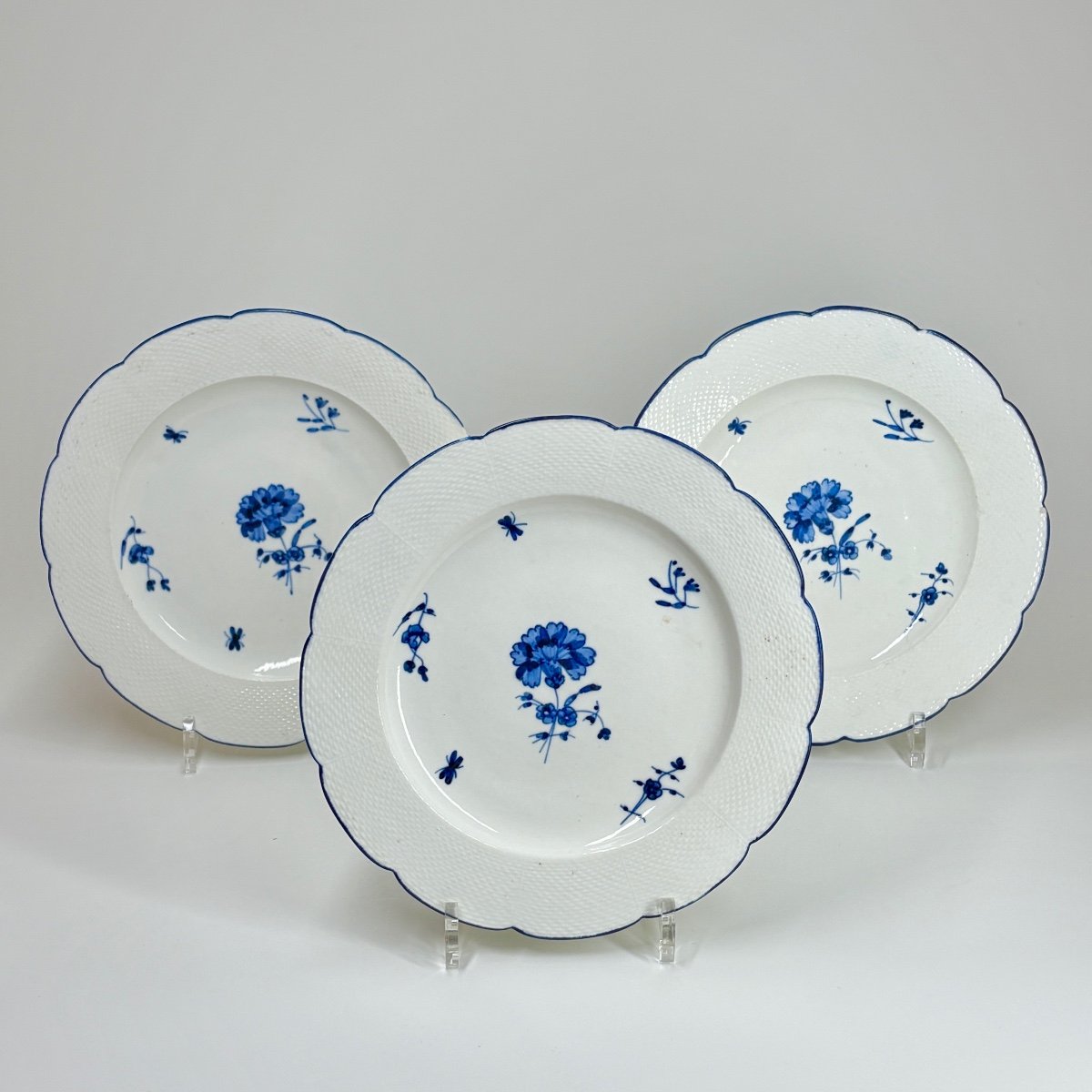 Three Chantilly Porcelain Plates With A Carnation - Eighteenth Century