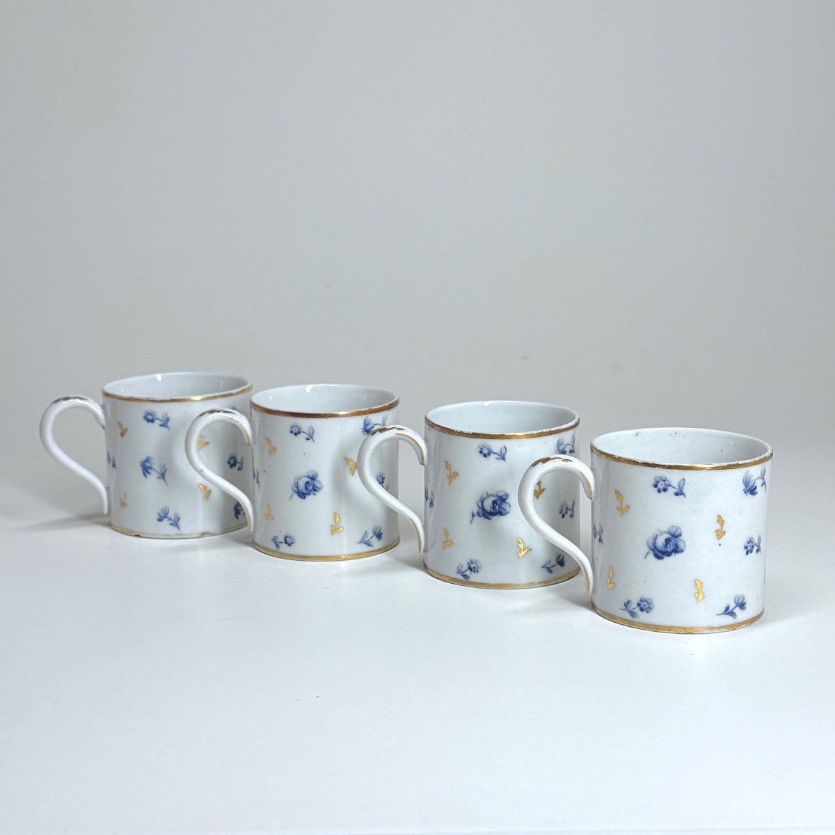 Quatre tasses en porcelaine de Niderviller - Fin du XVIIIe siècle-photo-2