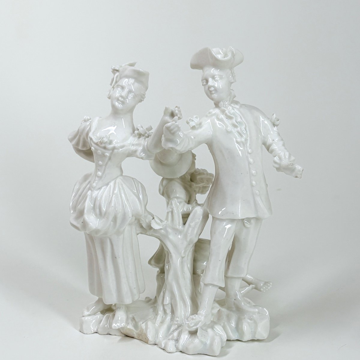 Soft Porcelain Group Representing A Couple Of Dancers - Eighteenth Century