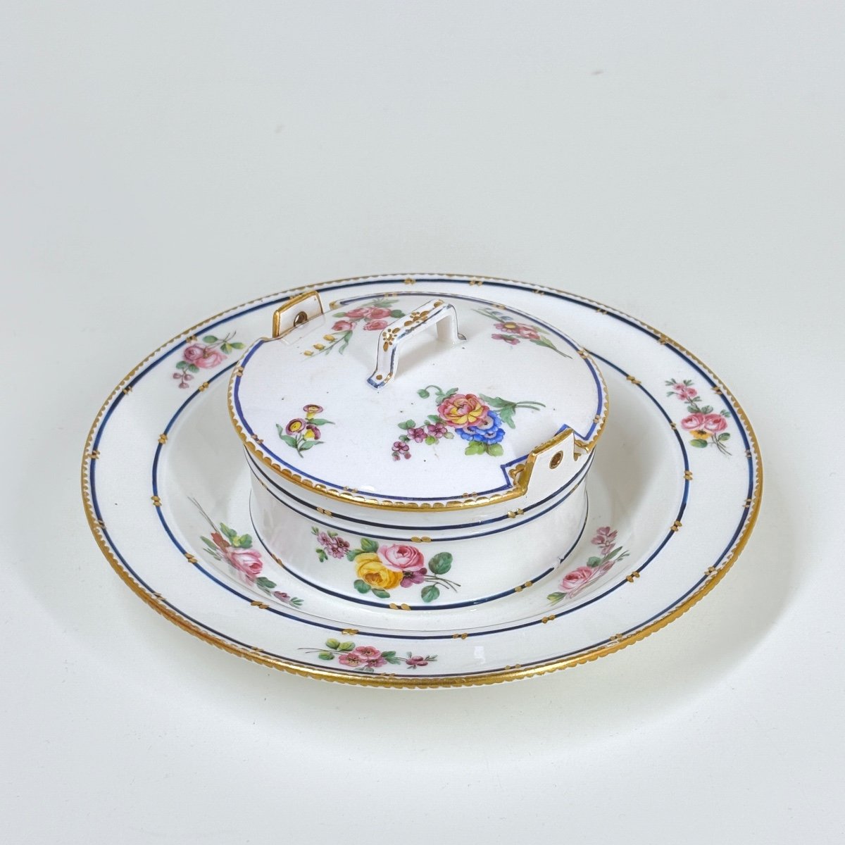 Butter Dish In Soft Porcelain From Sèvres - Eighteenth Century