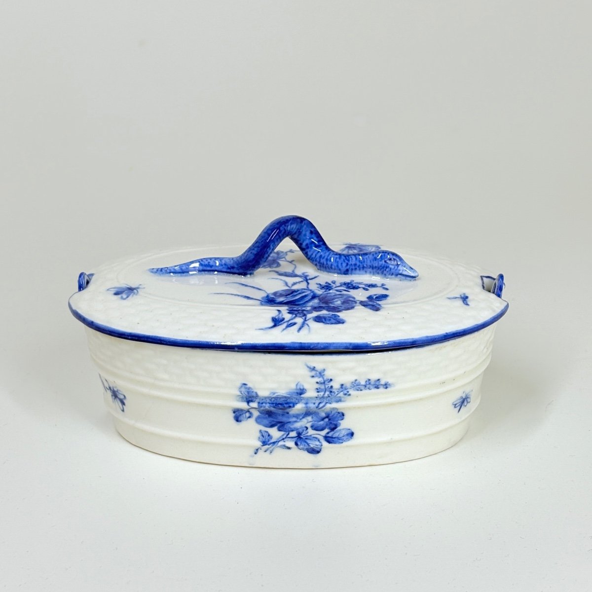 Butter Dish In Soft Porcelain From Chantilly - Eighteenth Century-photo-2