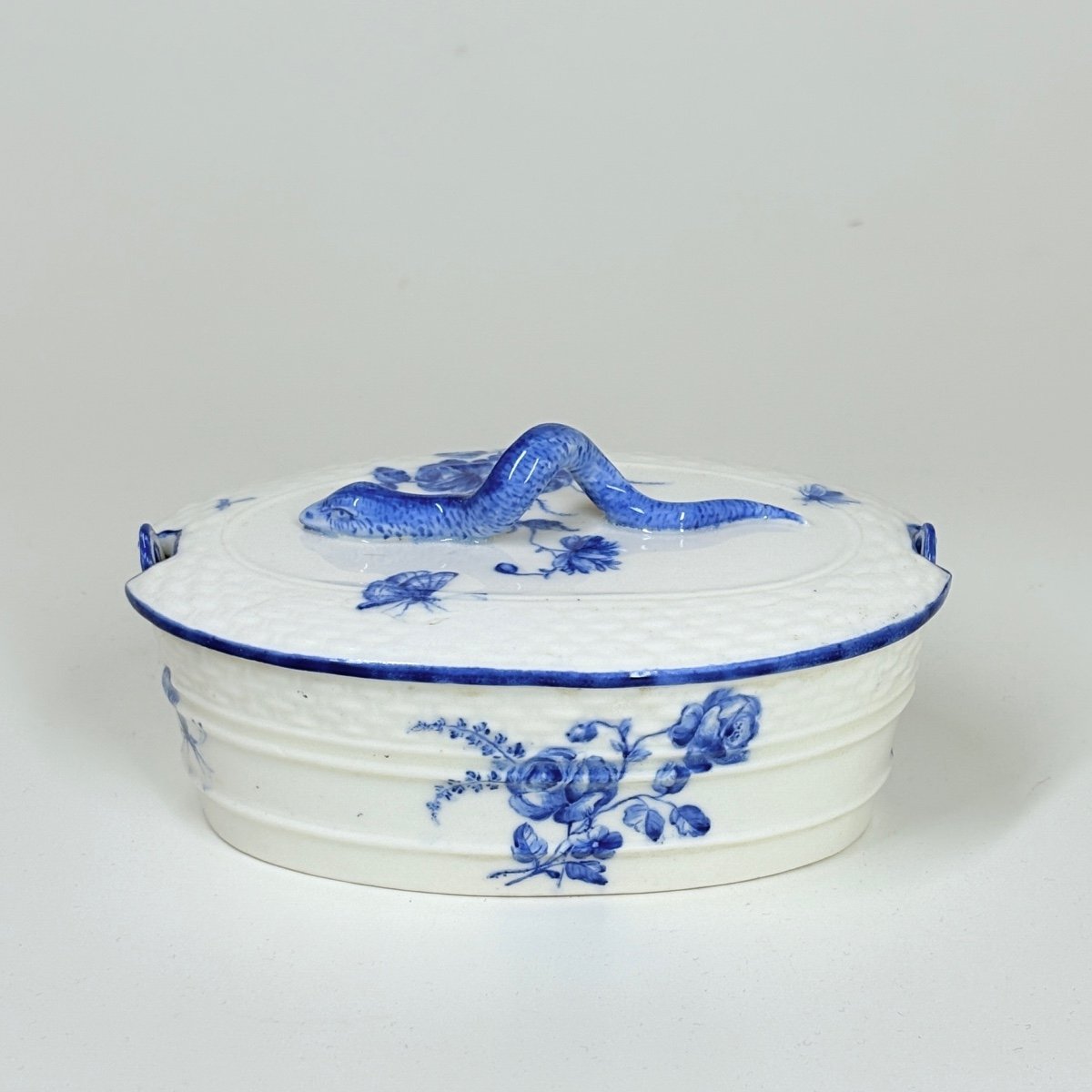 Butter Dish In Soft Porcelain From Chantilly - Eighteenth Century-photo-4