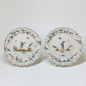 Pair Of Roanne Earthenware Plates - Eighteenth Century