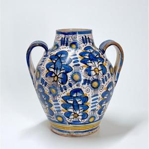 Montelupo Majolica Pharmacy Vase - Seventeenth Century