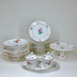 Paris - Rousseau Factory  Porcelain Dessert Service With Flower Decoration - Nineteenth Century