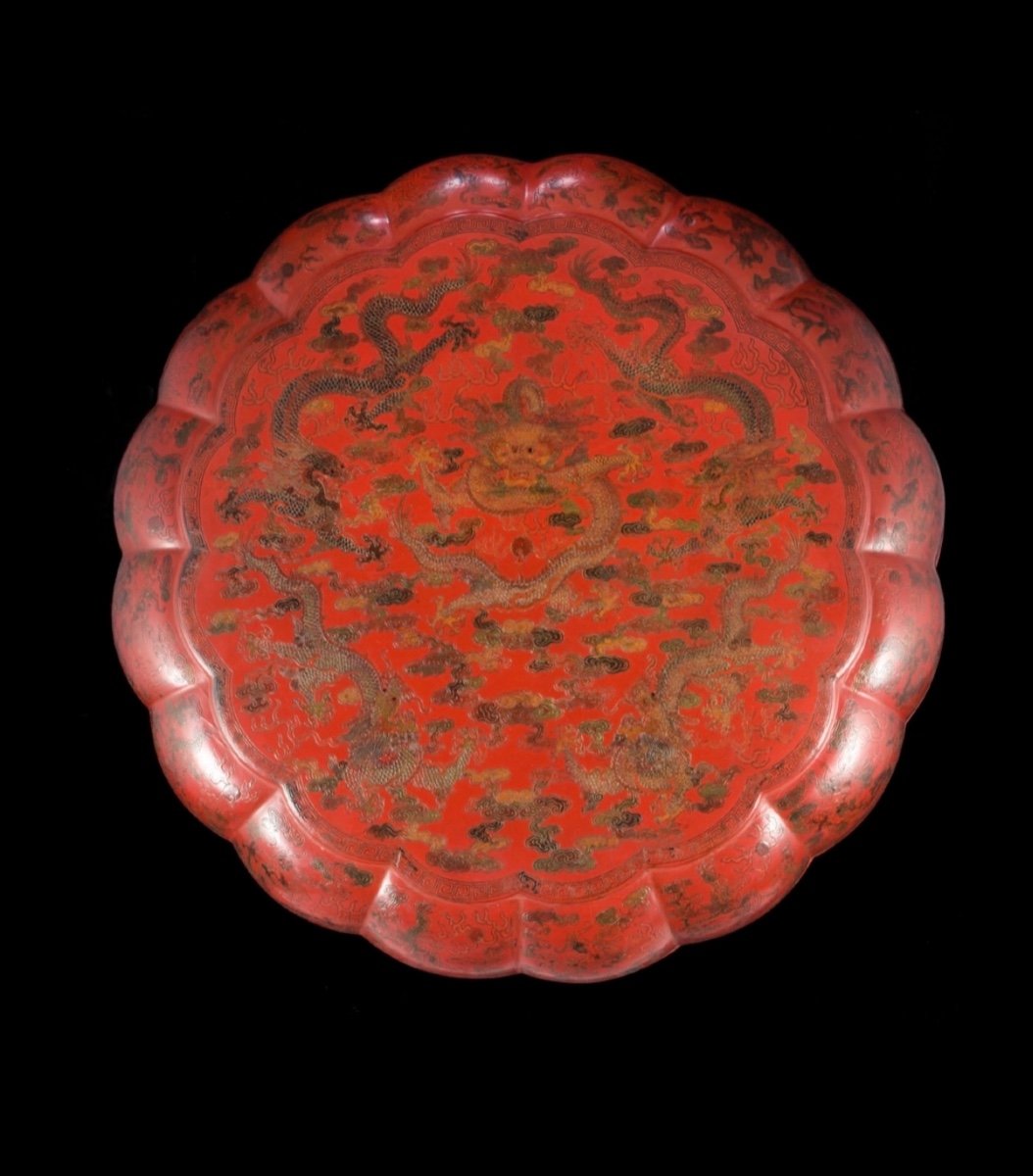 China Lacquer Box Qianlong Period Decorated With A Dragon Five Claws