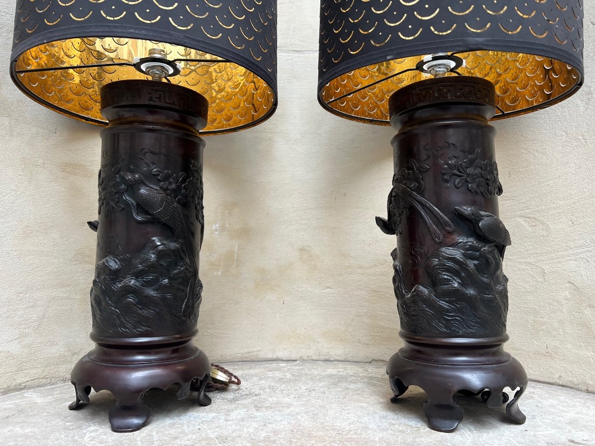 Japon, Debut XXe Siecle ( Meiji ) Paire De Vases Rouleau En Bronze Montés En Lampe,-photo-2