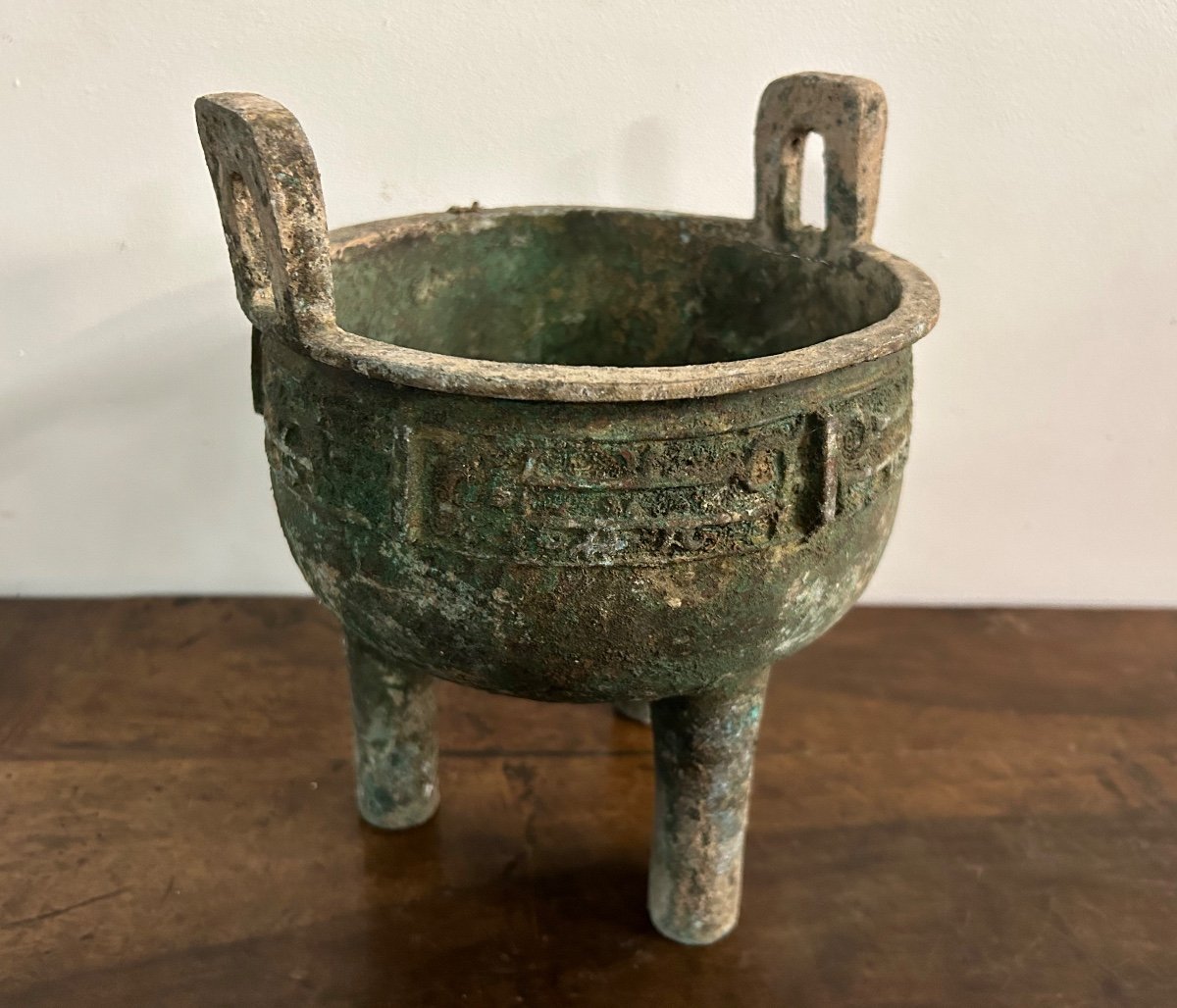 Vase Tripode Brule Parfum En Bronze à Patine Verte Et Terreuse - Chine Archaïque 