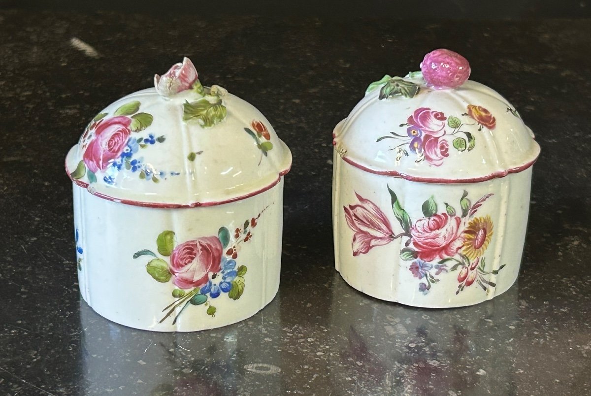 Manufacture De Mennecy  Deux Pot à Fard En Porcelaine D’époque XVIIIème 