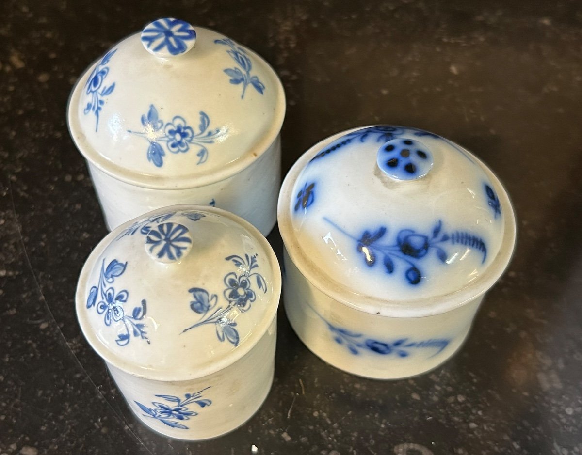 Manufacture De Mennecy Trois Pots à Fard En Porcelaine D’époque XVIIIème-photo-6