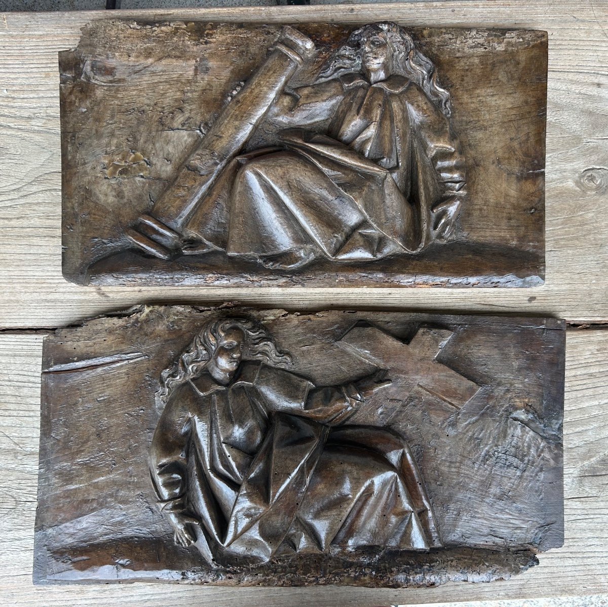 Paire De Panneaux En Bois Sculpté Religieux à Haut Relief époque XVIIème Siècle 