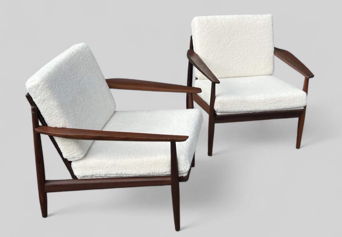 Paire De Fauteuils Scandinave En Teck Refait à Neuf Vers 1960