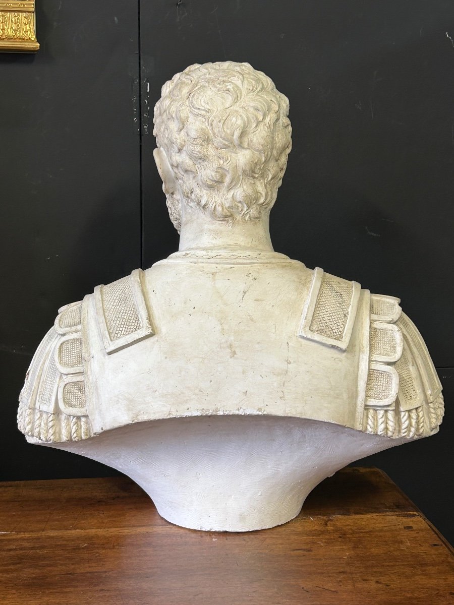 Important Bust Portrait Of A Roman Emperor In Cuirass - Plaster Sculpture 20th Century -photo-3