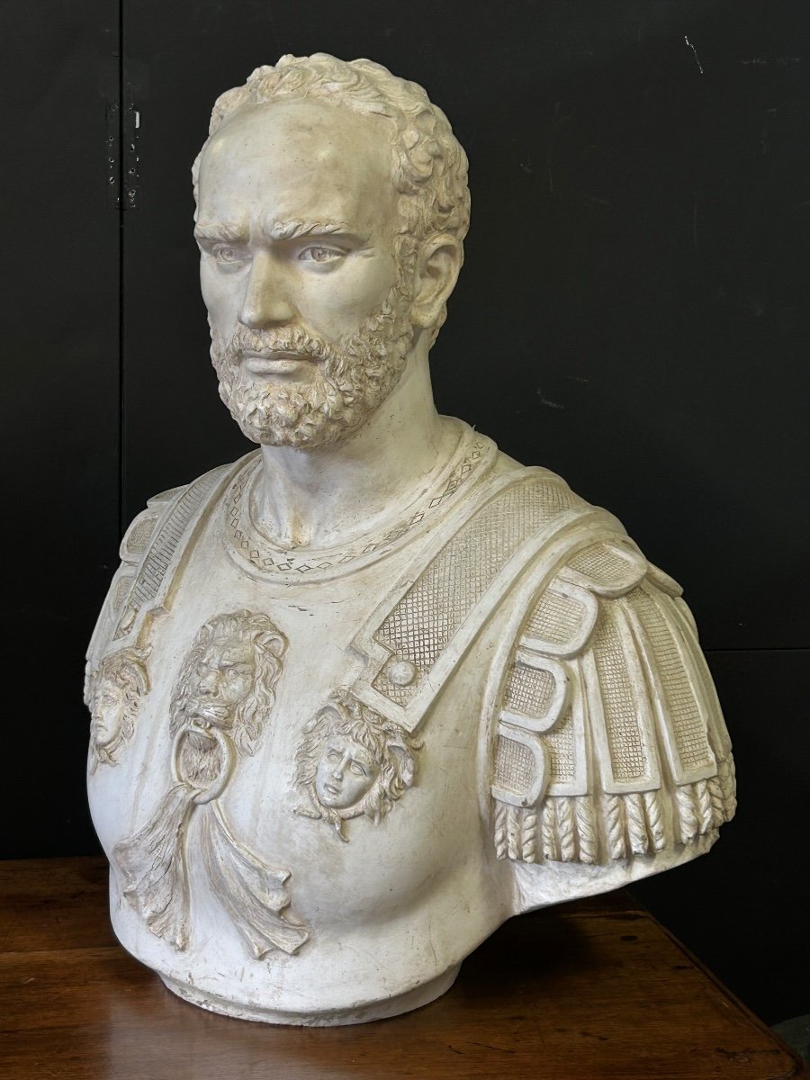 Important Bust Portrait Of A Roman Emperor In Cuirass - Plaster Sculpture 20th Century -photo-6