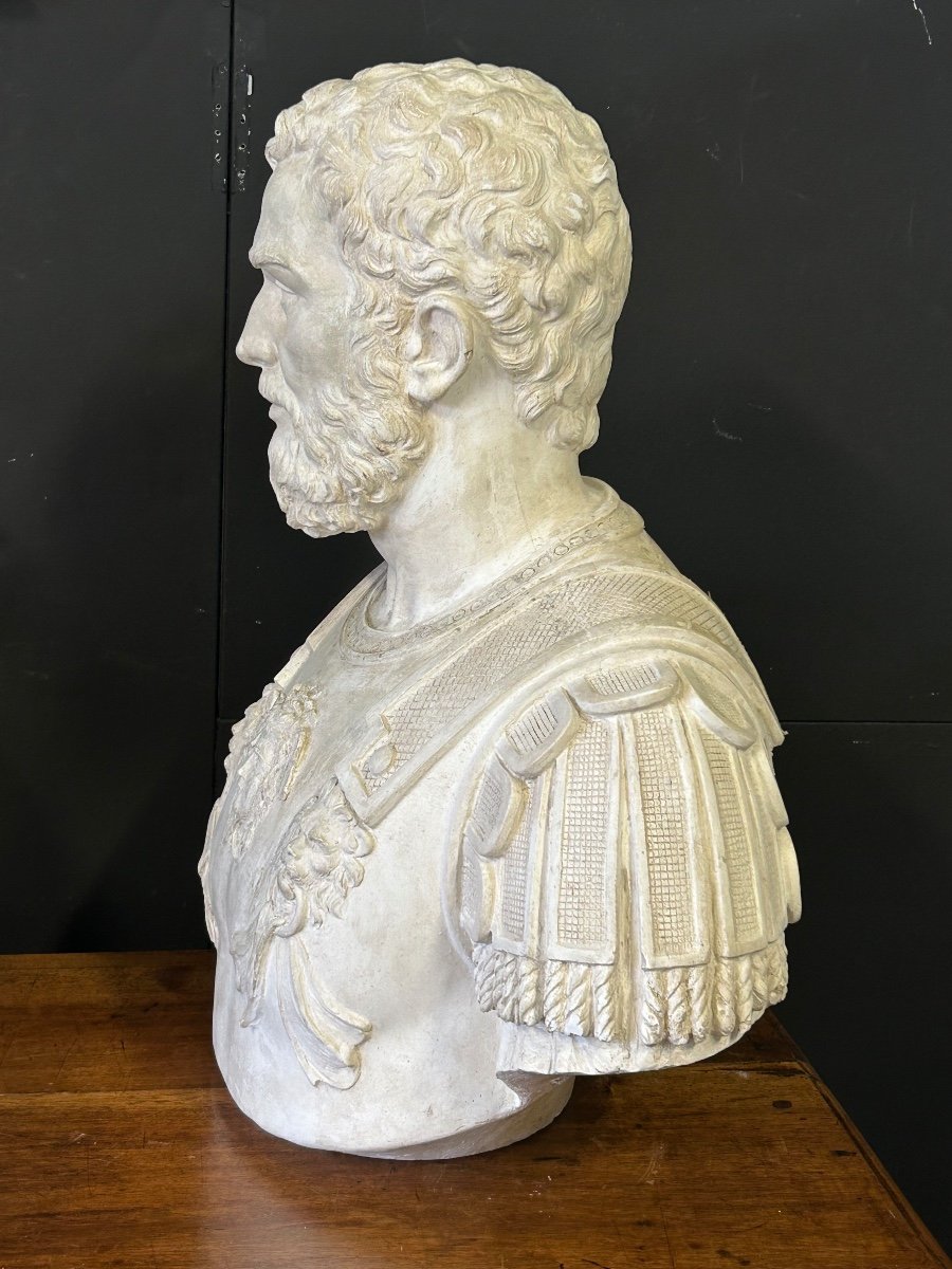 Important Bust Portrait Of A Roman Emperor In Cuirass - Plaster Sculpture 20th Century -photo-3