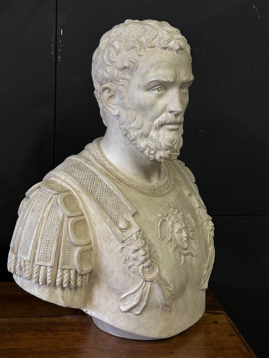 Important Bust Portrait Of A Roman Emperor In Cuirass - Plaster Sculpture 20th Century -photo-7