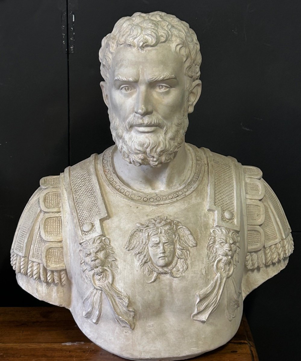 Important Bust Portrait Of A Roman Emperor In Cuirass - Plaster Sculpture 20th Century 