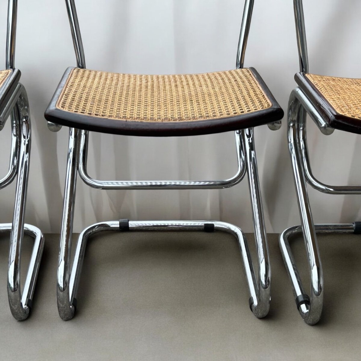 Suite De Quatre Chaises Tubulaires Vintage Italie Style Bauhaus Marcel Breuer Vers 1970-photo-3