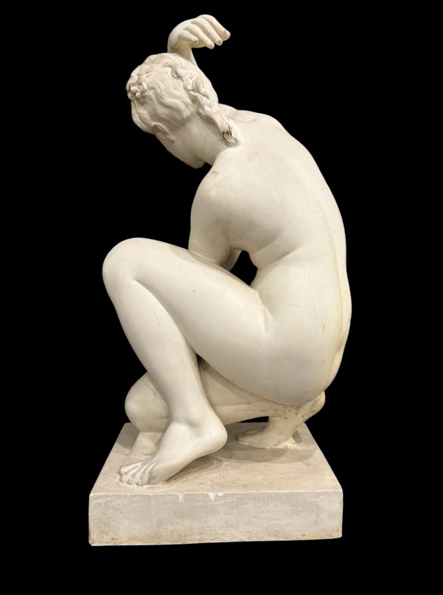 Aphrodite Or Crouching Venus - Plaster Sculpture Cast From The Louvre Circa 1900 H 78 Cm -photo-1