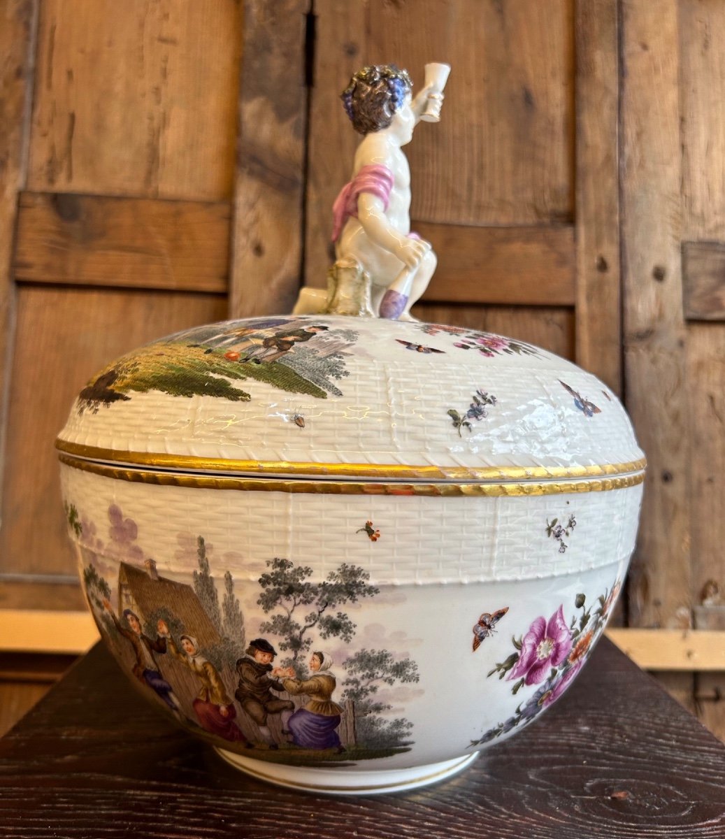 Covered Berlin Porcelain Tureen Or Punch Bowl, 19th Century -photo-6