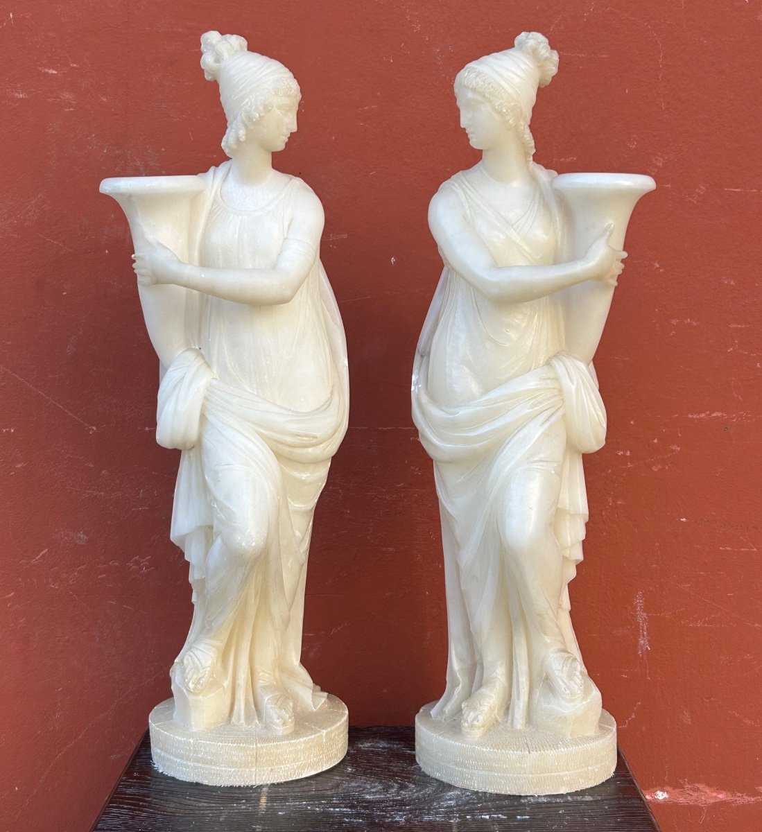 Pair Of Alabaster Sculptures Of Women Draped In Antique Style, Early 19th Century Empire - Italy