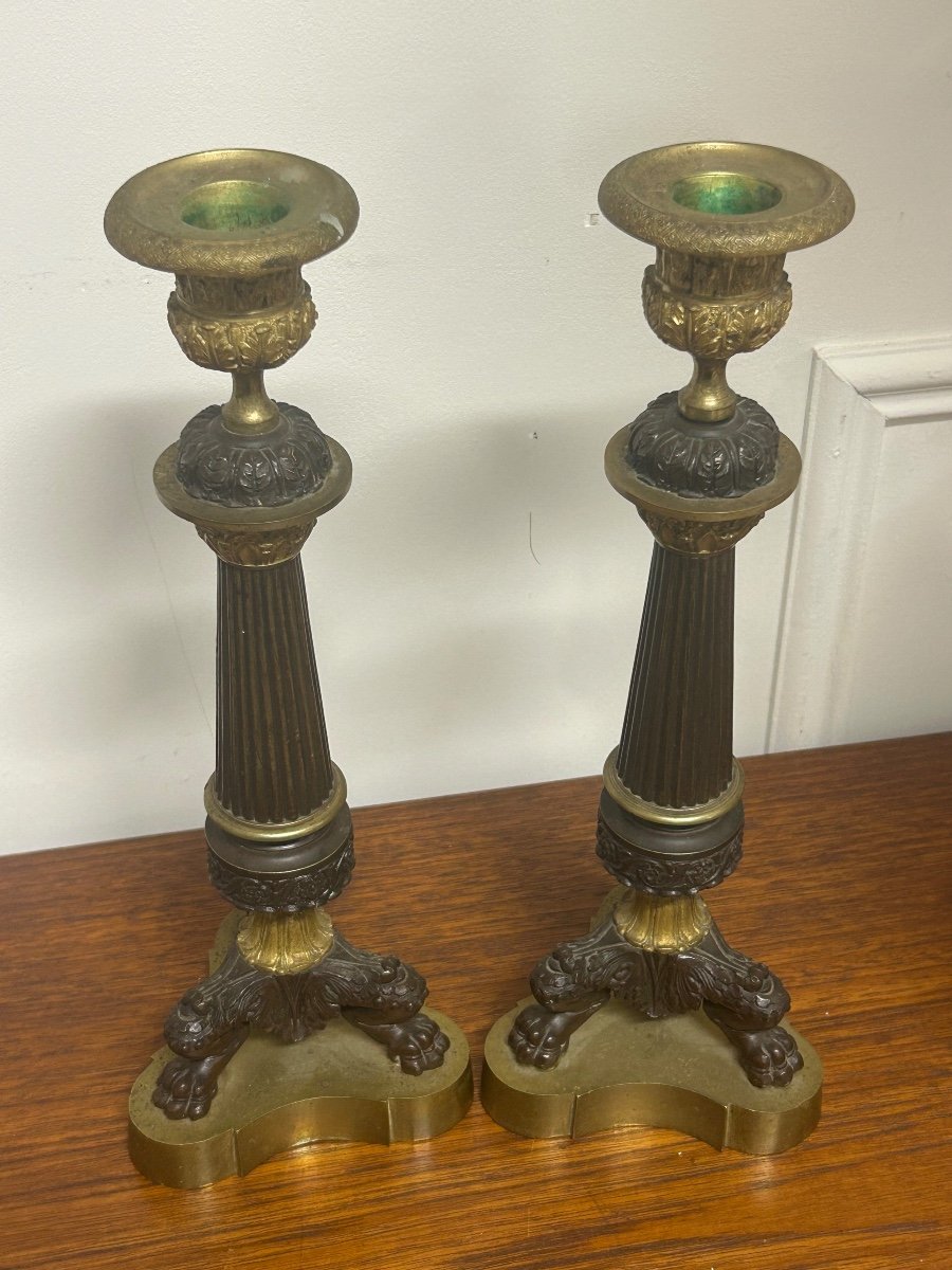 Pair Of Restoration Period Candlesticks In Bronze With Gilded And Brown Patina, 19th Century Claw Feet -photo-8