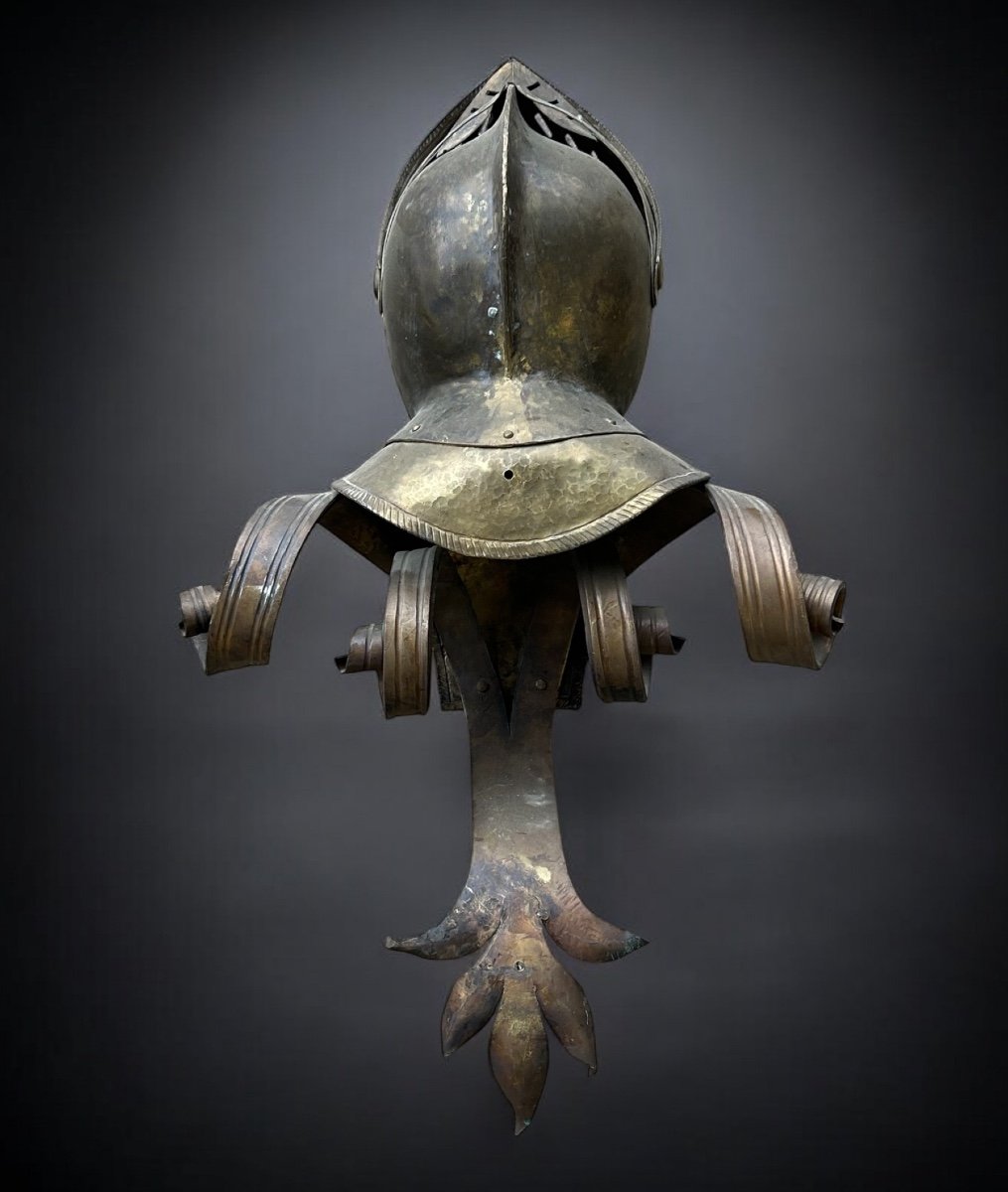 Trois Casques Heaume Médiéval Montés En Appliques vers 1950 - armure chevalier - H 70 cm-photo-8