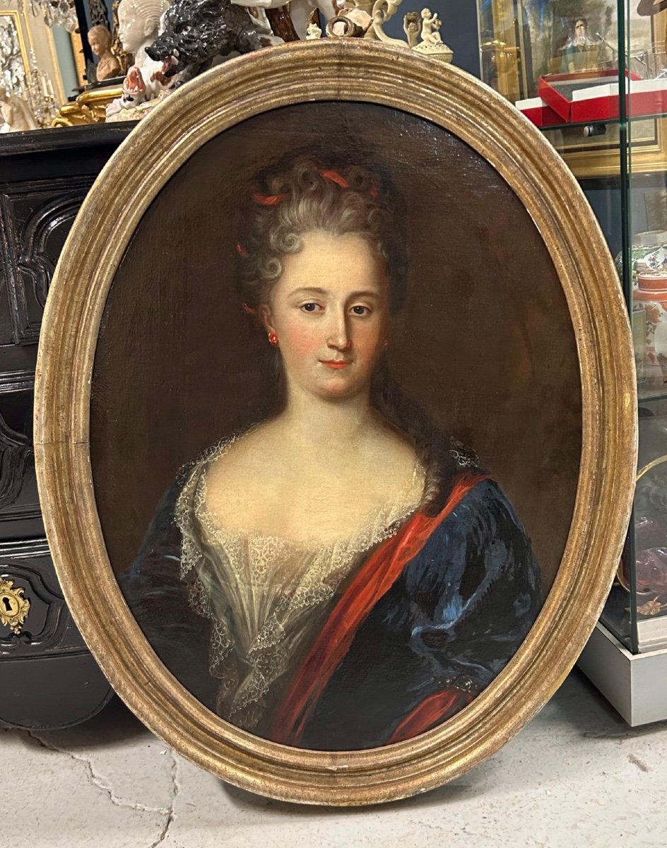 French School - Portrait Of A Woman In Oval From The 18th Century H 90 Cm-photo-2