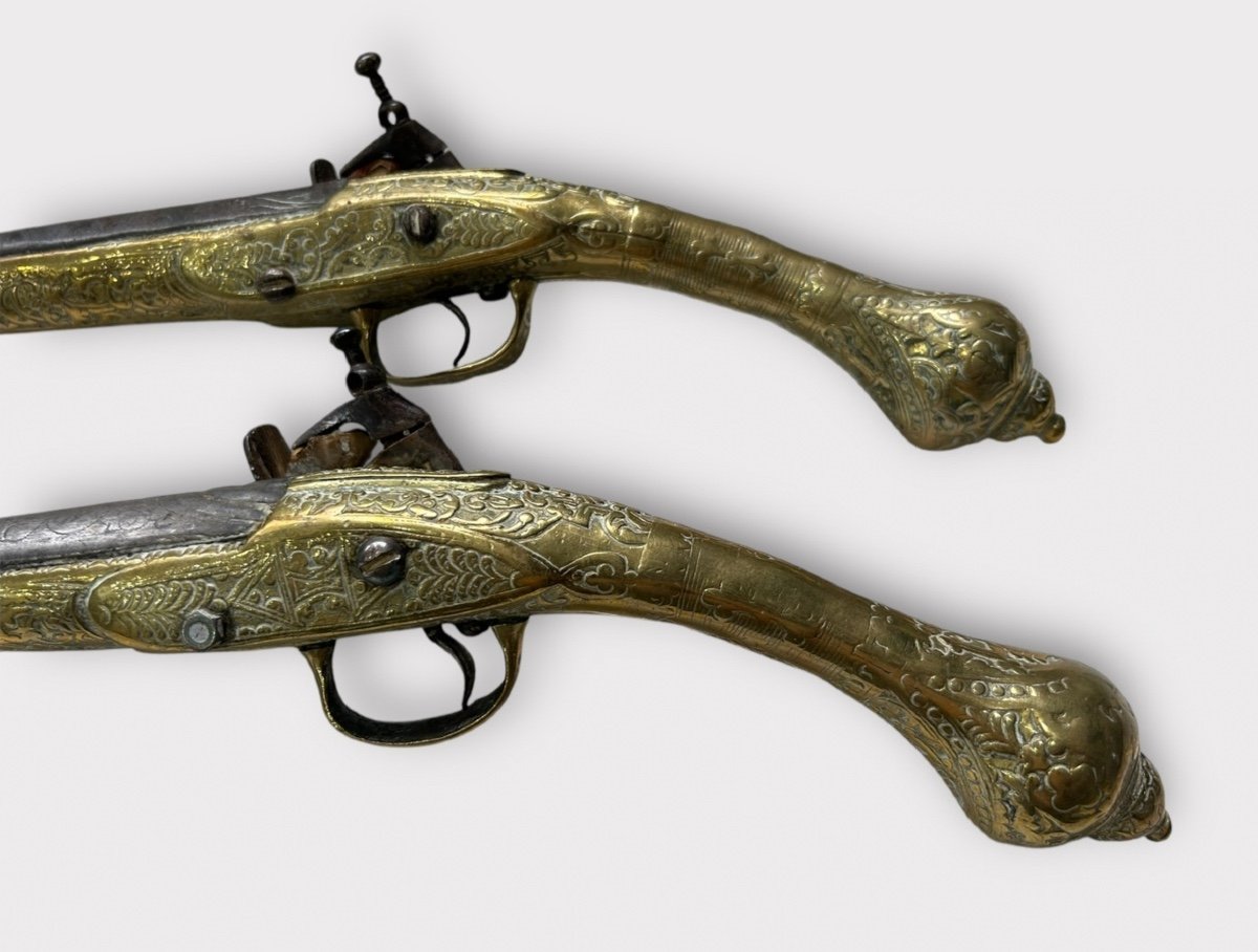 Pair Of Pistols "kubur" - Ottoman Balkan Turkish Empire Chiseled Bronze Flintlock Pistol 1830"-photo-3