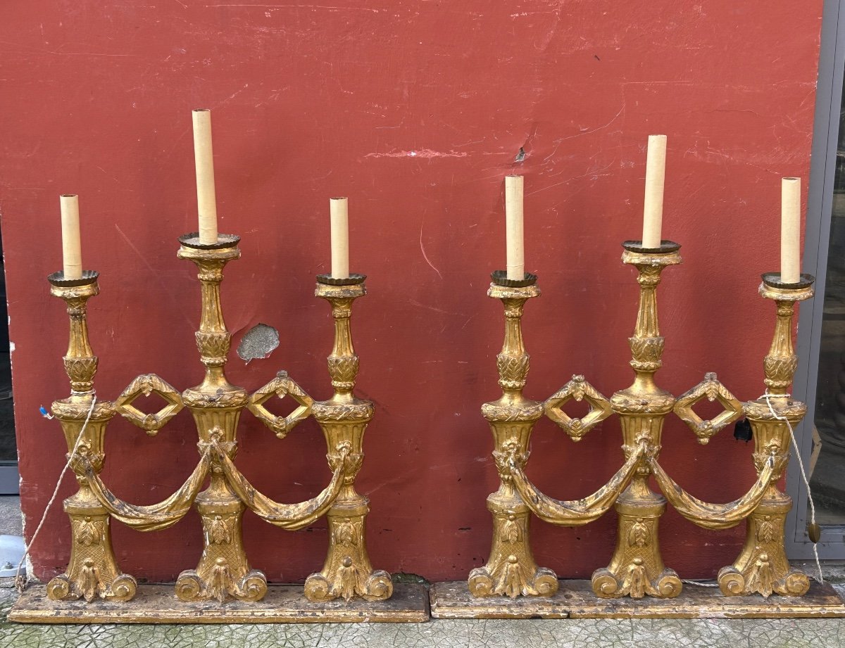 Pair Of Three-light Sconce Candlesticks In Gilded Wood From The 18th Century -photo-2