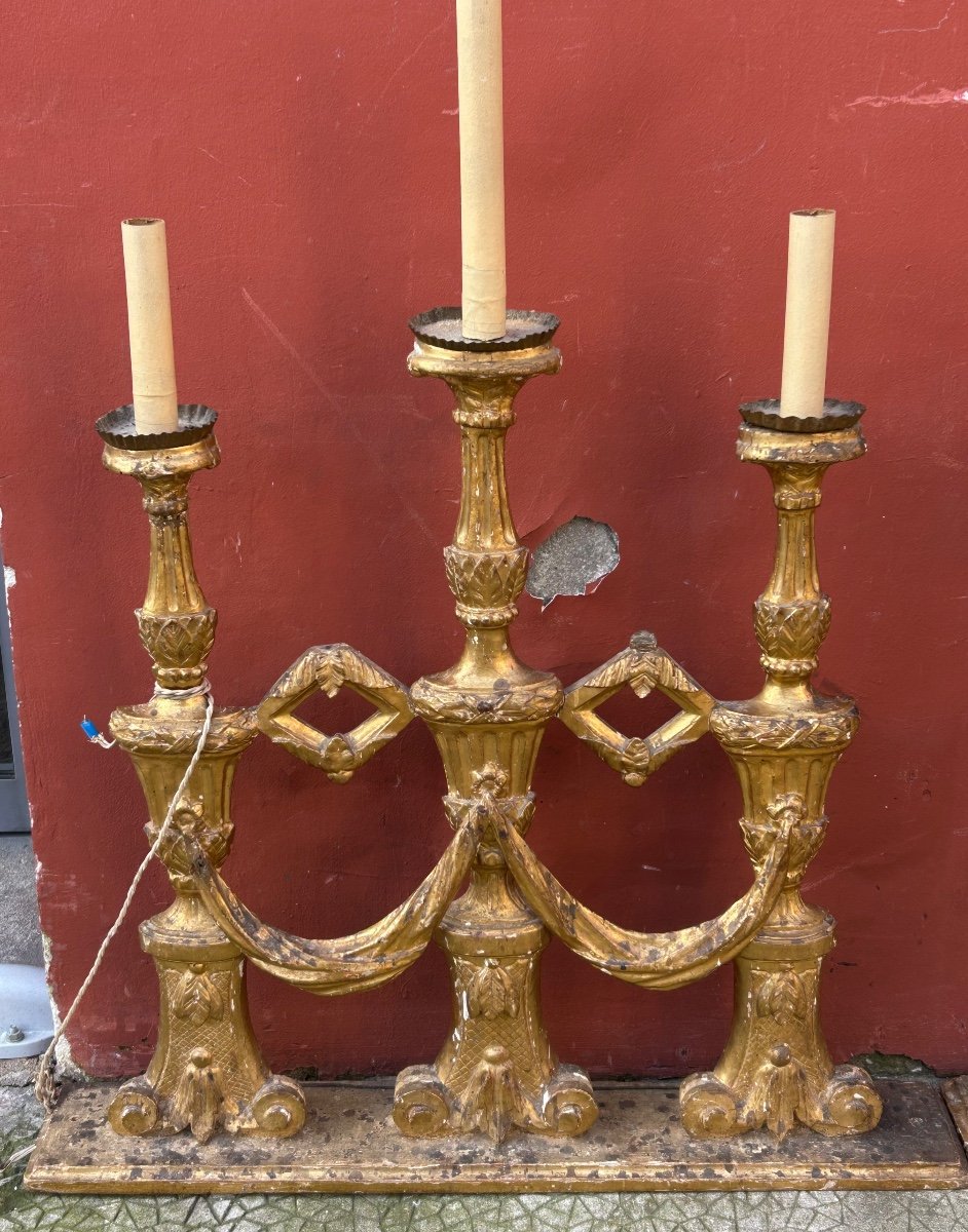 Pair Of Three-light Sconce Candlesticks In Gilded Wood From The 18th Century -photo-3